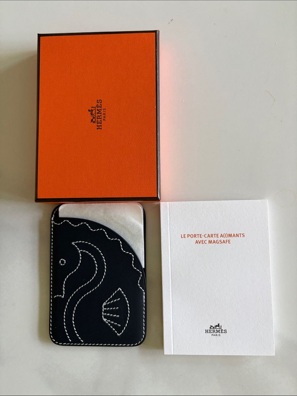 Hermes MagSafe seahorse Card Holder with White Stitching